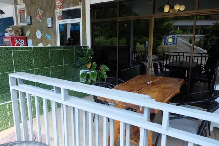Baan Aomsub Hotel Koh Samet Exterior photo